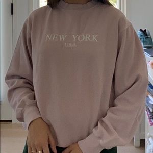 BRANDY MELVILLE CREWNECK!! NEW YORK: LIGHT PINK